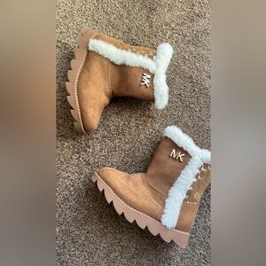 Faux fur lined booties